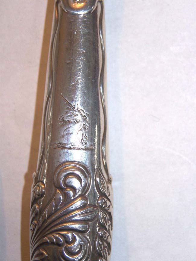 A Fine Set of Eight English Silver Handled Dinner Knives circa 1760 — image 3